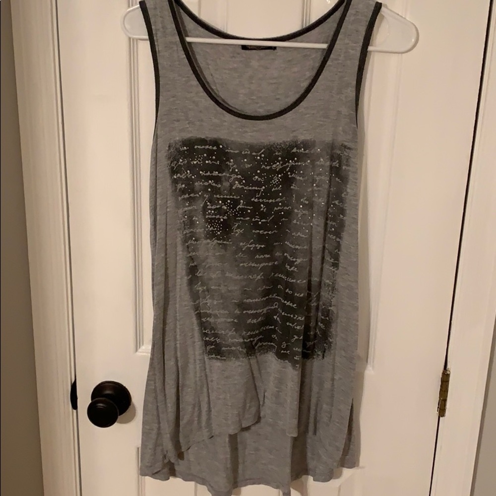 Graphic tank